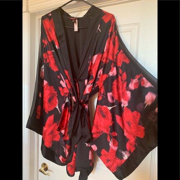 Victoria secret kimono robe - Picture 2 of 8